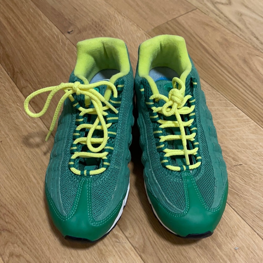 AirMax 95 limited edition drop in 2005 “powerwall”